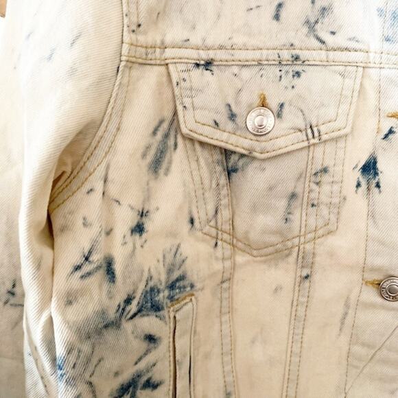 NWT Free People Jones Tie Dye Blue Long Sleeve Rumors Denim Jacket Size S - Picture 3 of 9